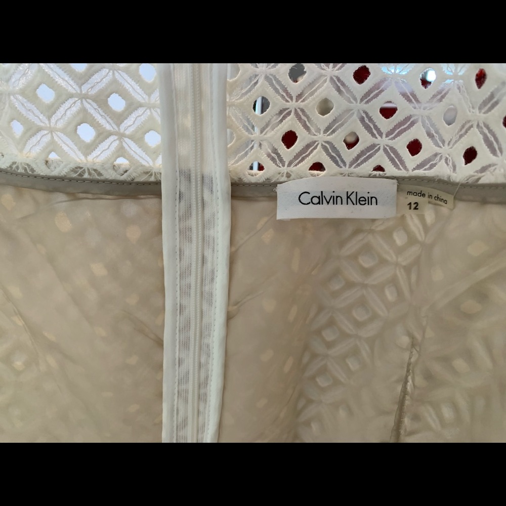 Calvin Klein - Picture 2 of 4